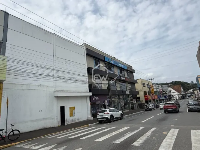 Imóvel Comercial com 750 m² para Locação no Centro de Guaramirim/SC