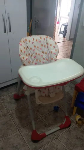 Cadeirão de alimentação. 