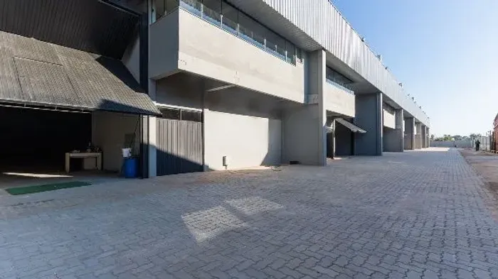 Pavilhão para alugar, 370 m² por R$ 9.700/mês - Rubem Berta - Porto Alegre/RS