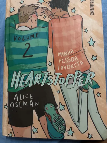 Livro de romance heaststopper
