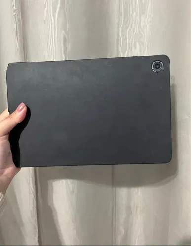 ? Tablet Lenovo Tab 4G 64GB + teclado + acessórios