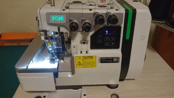 Máquina Overlock Ponto Cadeia Direct Drive Zoje B9000-13/02