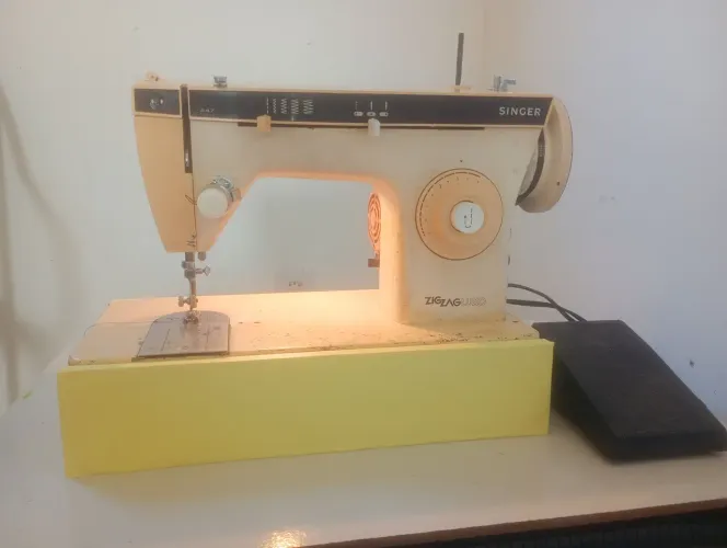 Vende-se Singer 247