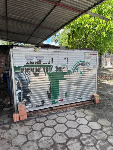 VENDO BAÚ DE CAMINHÃO HR