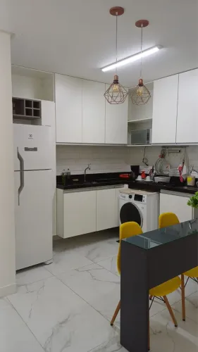 Apto de 1/4 na Batista Campos Ed. Felicitá
