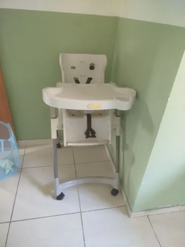 Cadeira de alimentação bebê