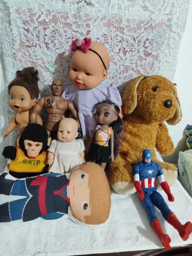 Brinquedos variados