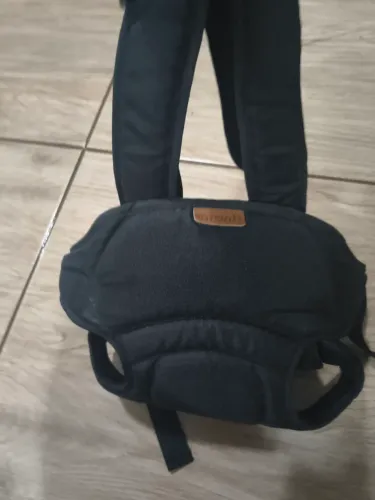 Bebê canguru preto seminovo