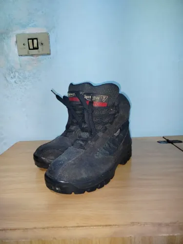 Bota Triumph