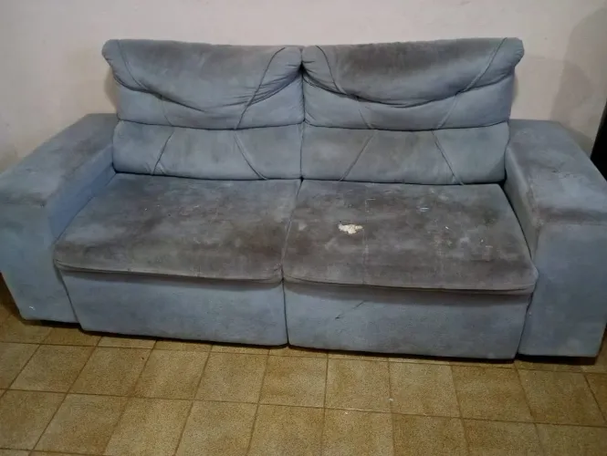 SOFA USADO ABRE E FECHA