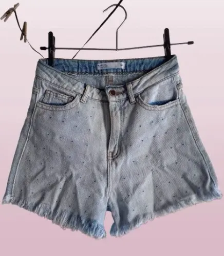 Lindo short jeans, desfiado, bluesteel