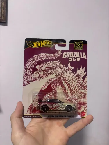 Hot Wheels Nissan Skyline GT-R (BNR34) Godzilla Premium Pop Culture 1:64