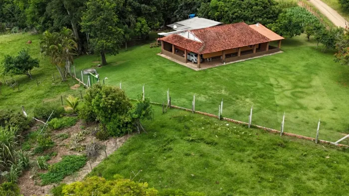 *SÍTIO A VENDA EM ITAPETININGA-SP* ?? Área Total: 6,59 Alqueires ou 15,96 Hectares Pastage