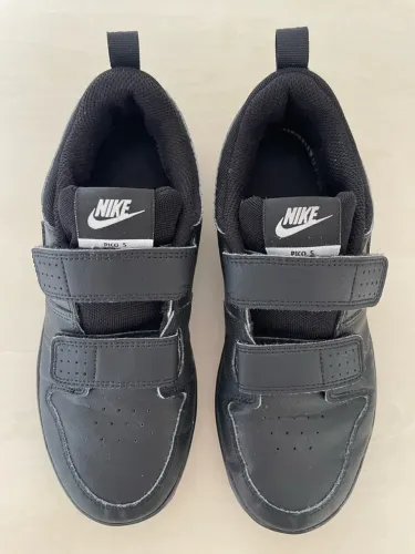 Tênis infantil original da Nike todo preto