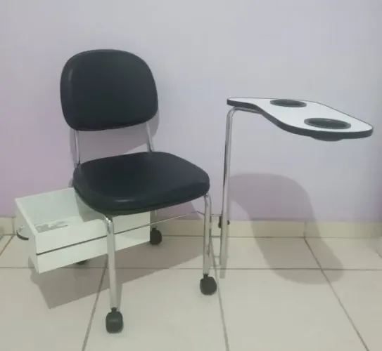 Cadeira Manicure com Gaveta