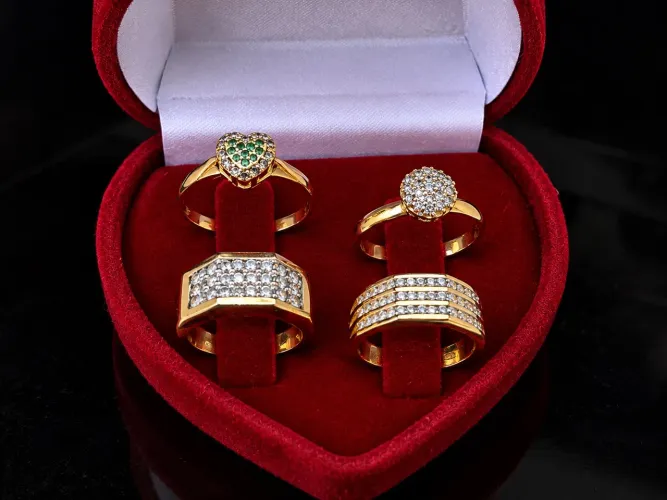 Anéis femininos em ouro18k