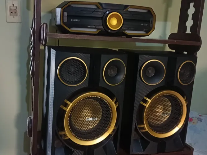 Vendo aparelho de som Phillips FX 10 em ótimo estado de conservação