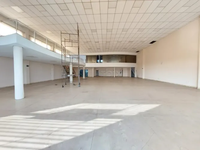 Salão comercial para alugar no bairro Jardim Brasil em Americana/SP