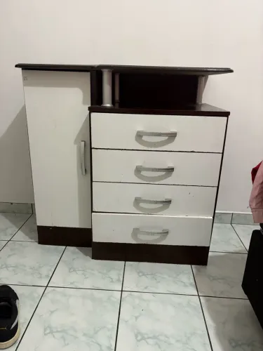 Cômoda 4 gavetas 