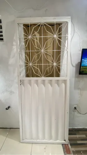 Vende-se portão branco 88x2,17