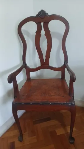 Cadeira madeira estilo Chipandelle