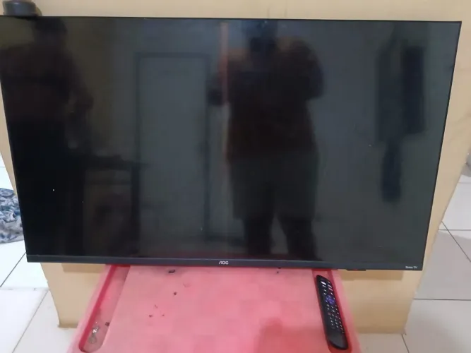 TV AOC Roku 43? - Conservada + Controle e Antena