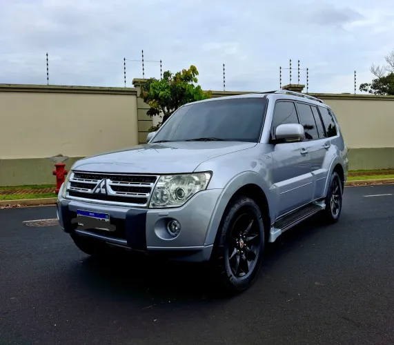 Mitsubishi Pajero HPE Full 3.2 4X4 T.i.dies. 5P AUT 2011