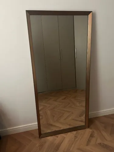 Espelho com moldura