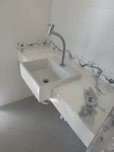 Bancada para banheiro sem uso