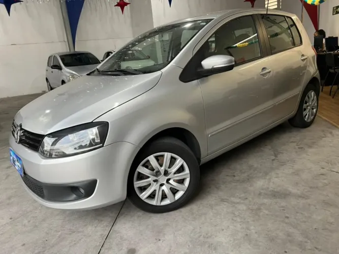Volkswagen Fox 1.0 MI Total Flex 8V 5P 2014