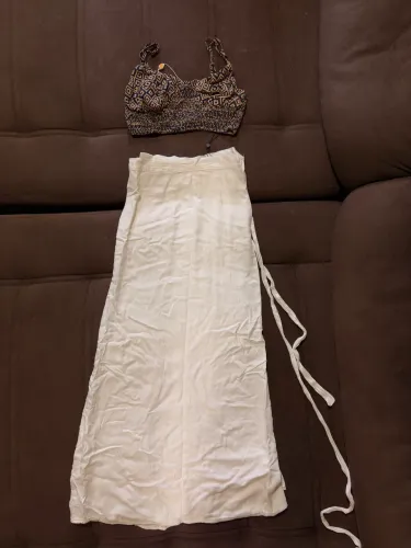 Saia branca de amarração