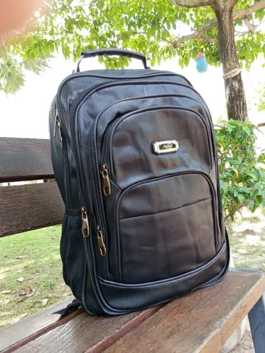 Mochila de Couro Sintético Unissex reforçado 