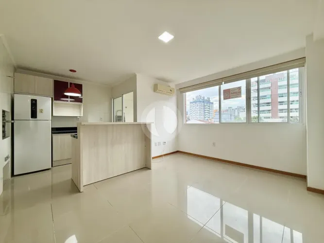 Apartamento com 02 quartos, 73m2 e 01 vaga para locação no bairro Medianeira!!
