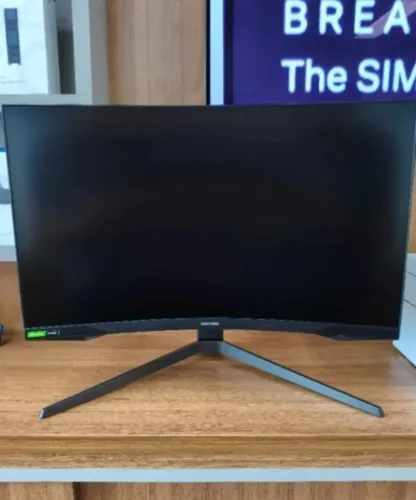Monitor Gamer Samsung Odyssey G7 27" Curvo - 240Hz, 1ms, QHD, HDR600