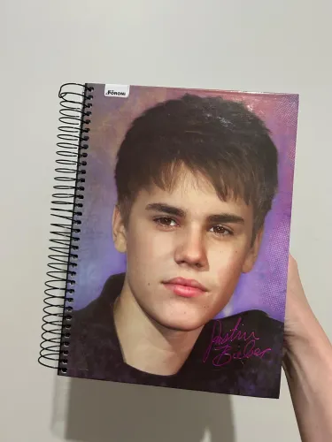 Caderno antigo 10 matérias do Justin Bieber- com pôster (unidade, 2 opções de capa)