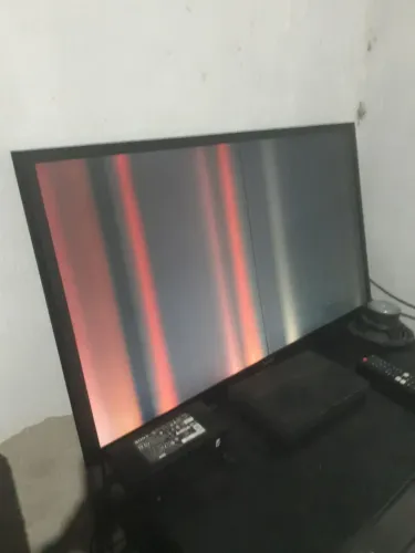 VENDO TV PRA RETIRADA PEÇAS
