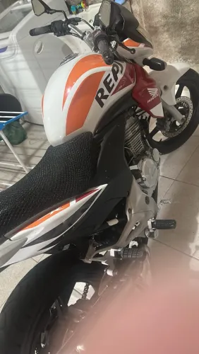 Cb 300 versão limitada,poucas dela!