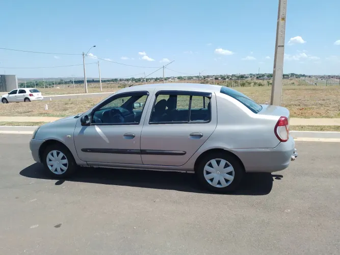 Renault Clio Sed. Expression Hi-flex 1.0 16V 4P 2007