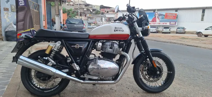 Vendo Interceptor 650 muito nova