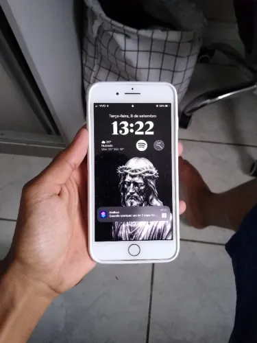(PREÇO NEGOCIÁVEL) IPhone 8 Plus Conservado