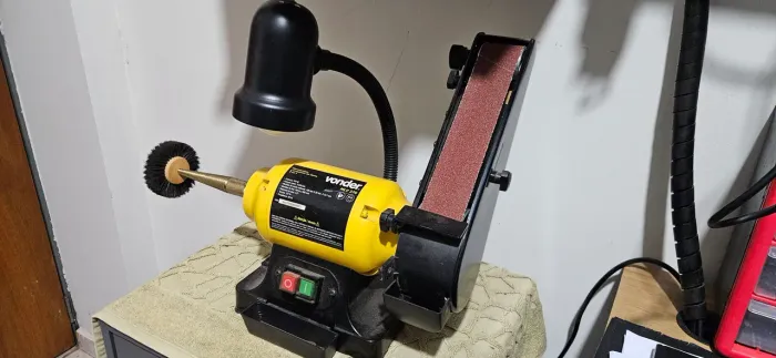 Esmeril motoesmeril Vonder 370w 127v - semi novo