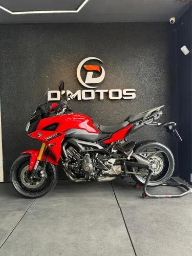 Tracer 900 - zero e ela