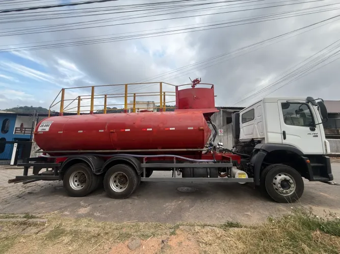 Caminhão pipa