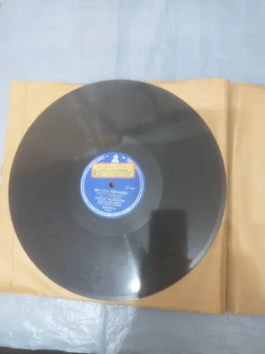 DISCO DE FADOS 78 POL. COM AMALIA RODRIGUES