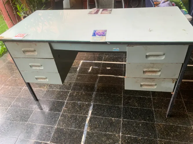 Biro de Aço.