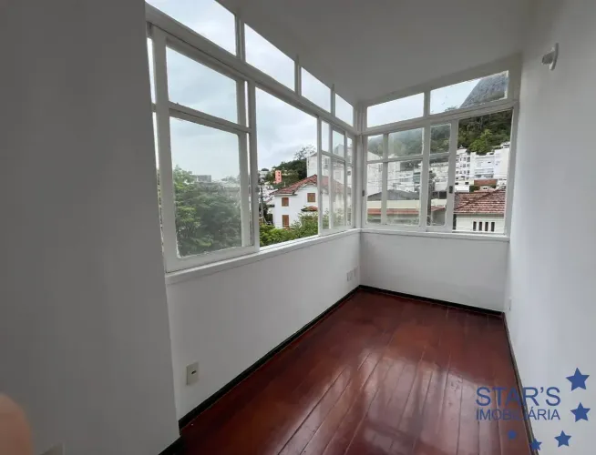 Excelente apartamento na melhor parte da Urca - 2 Quartos - 66m² - Varanda