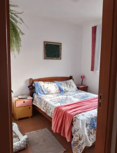 Cama de casal e colchão