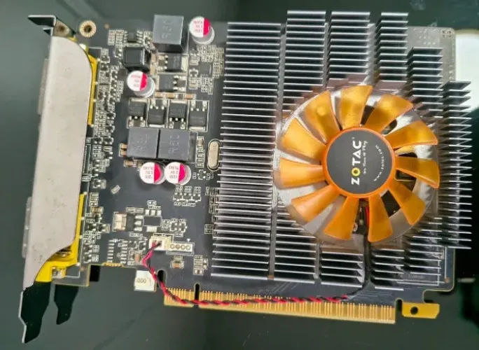 Placa de Video NVIDIA GeForce GT 730 4GB Zotac