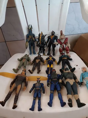 Lote Coleção Tokusatsu Japão: Ultraman, Kamen Rider, Kaijus e Figuras Raras