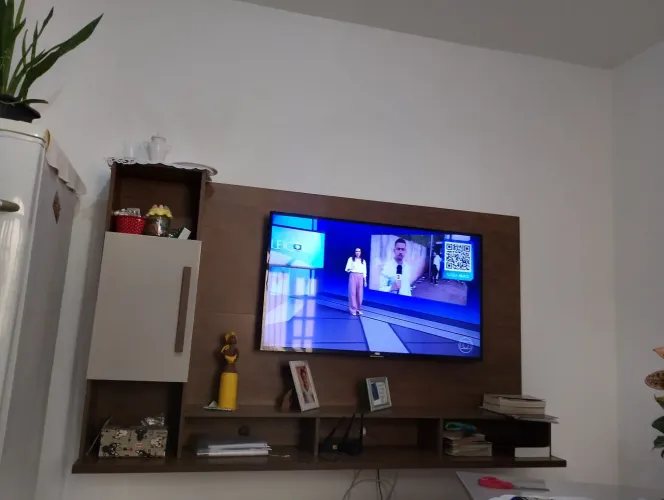 Vende-se estante de parede em ótimo estado.